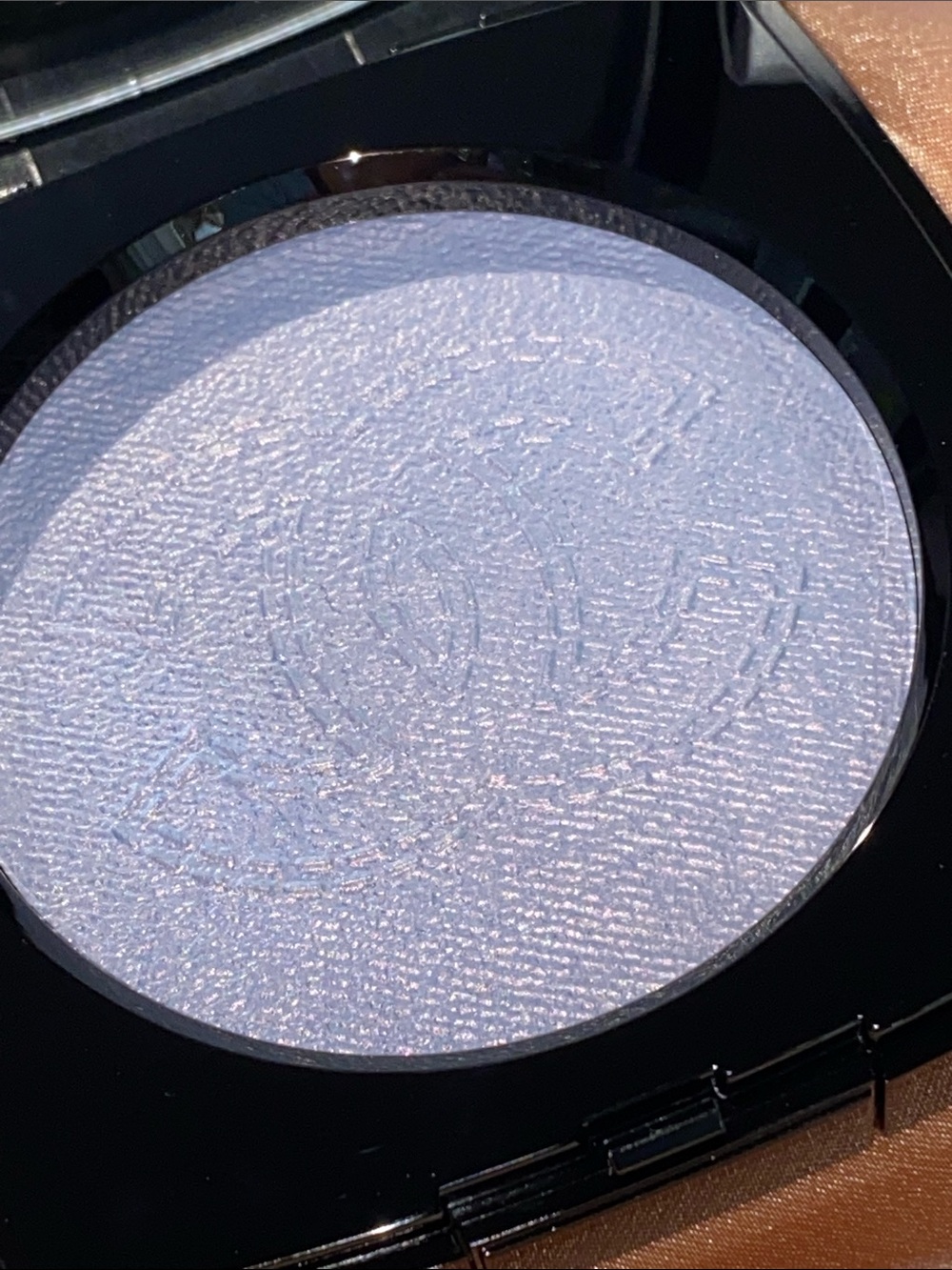 CHANEL Illuminating Powder in Light Blue Shimmer with Blue Pouch coco denim - Picture 2 of 8